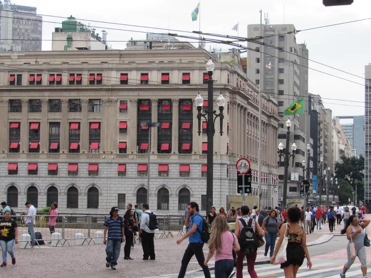 Hotel Neon - próximo a 25 de março, Bom Retiro e Brás, á 2min do mirante Sampa SKY e pista de skate Anhangabaú São Paulo 2*,  Brasil