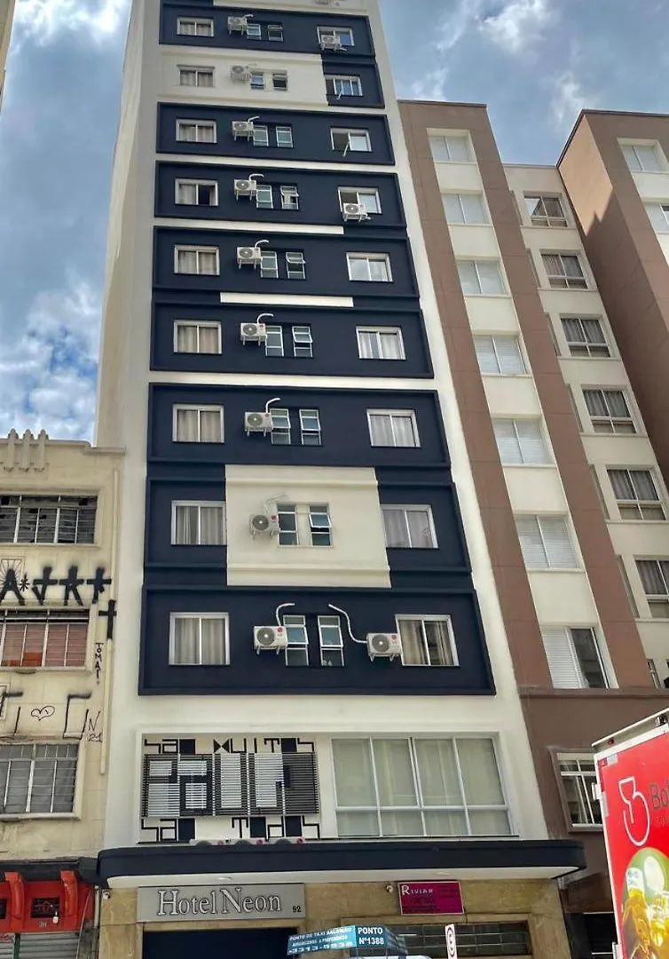 Hotel Neon - próximo a 25 de março, Bom Retiro e Brás, á 2min do mirante Sampa SKY e pista de skate Anhangabaú São Paulo