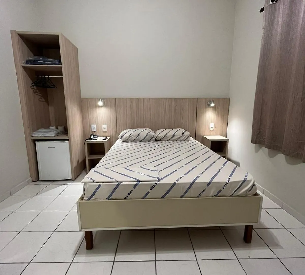 Hotel Neon - próximo a 25 de março, Bom Retiro e Brás, á 2min do mirante Sampa SKY e pista de skate Anhangabaú São Paulo