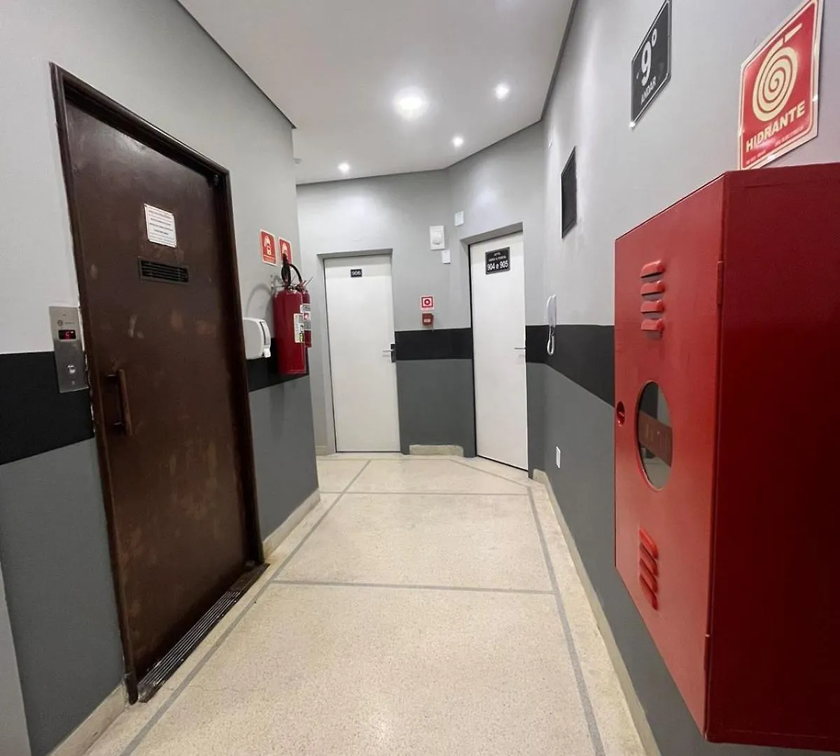 Hotel Neon - próximo a 25 de março, Bom Retiro e Brás, á 2min do mirante Sampa SKY e pista de skate Anhangabaú São Paulo